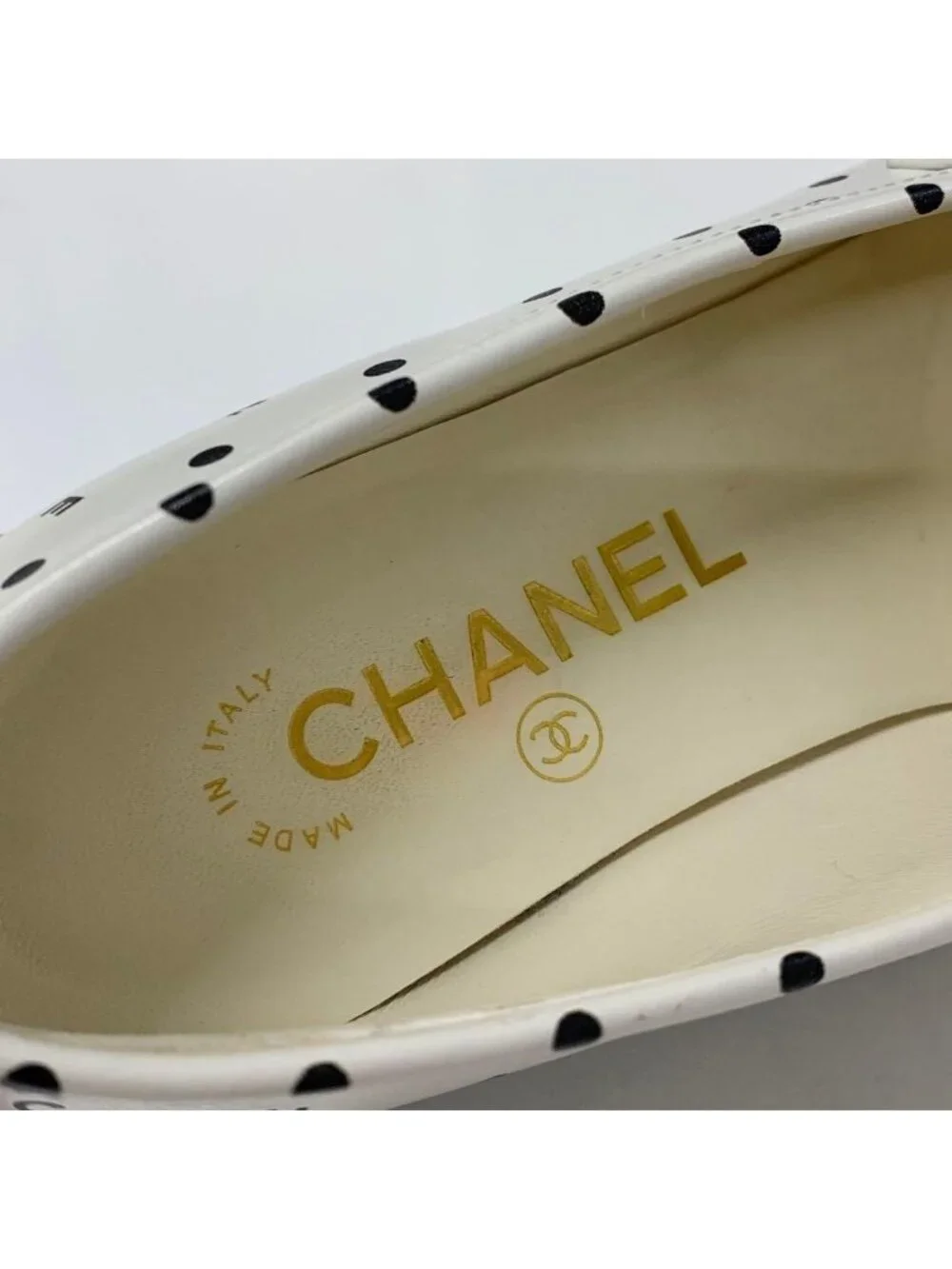 Chanel CC Logo Leather Dot Loafers White Black